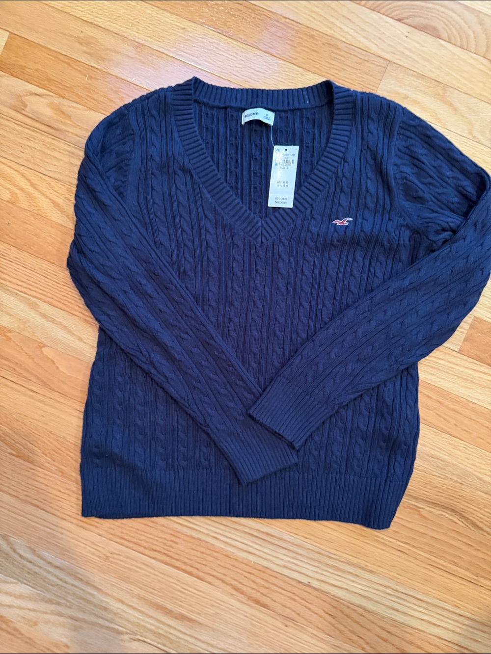 Hollister women’s Navy Cable V-Neck Sweater XL $39